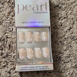 Embellished Nails - Tan